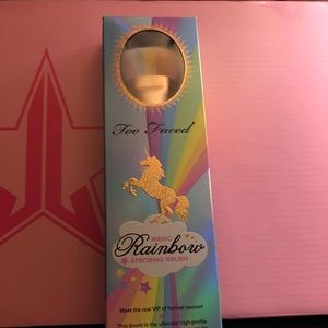 Too faced mystic spray & brush new